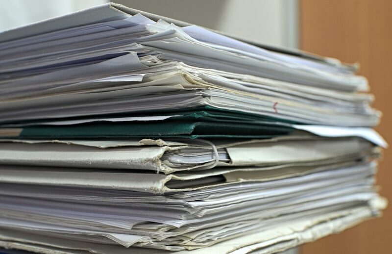 IPN: Akt oskarżenia za nieprzekazywanie dokumentów z II wojny światowej