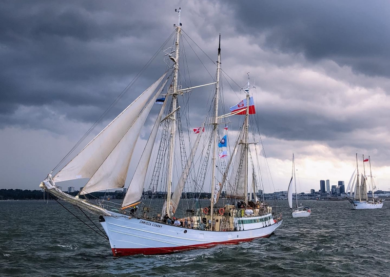 Żaglowce płyną już do Szczecina