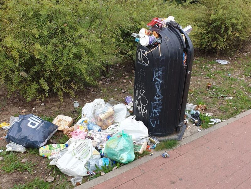Goleniów: Miasto tonie w śmieciach. Końca problemu nie widać 