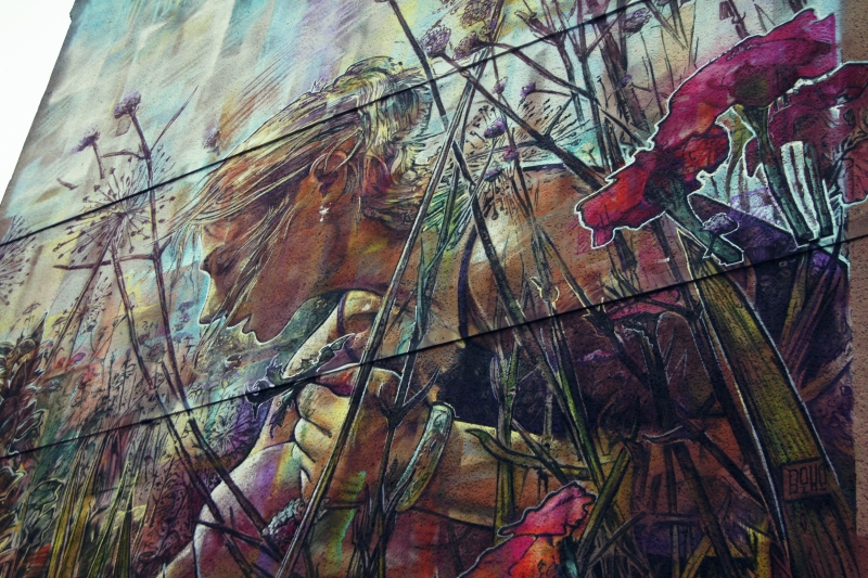 Szczecin: Panna na kwietnej łące – powstał mural na Gocławiu