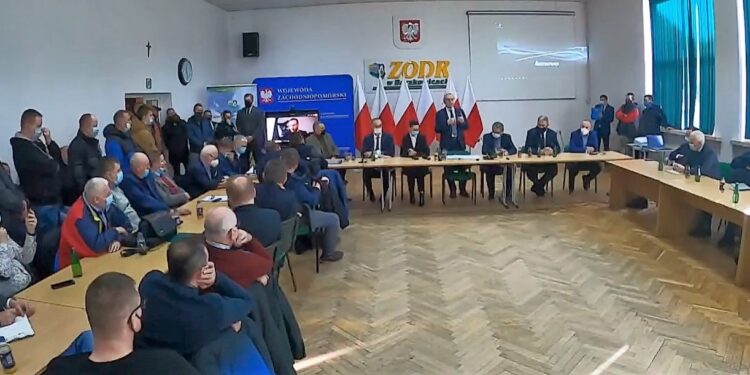 Rolnicy zablokują drogi województwa w weekend? Trwają rozmowy z wicepremierem