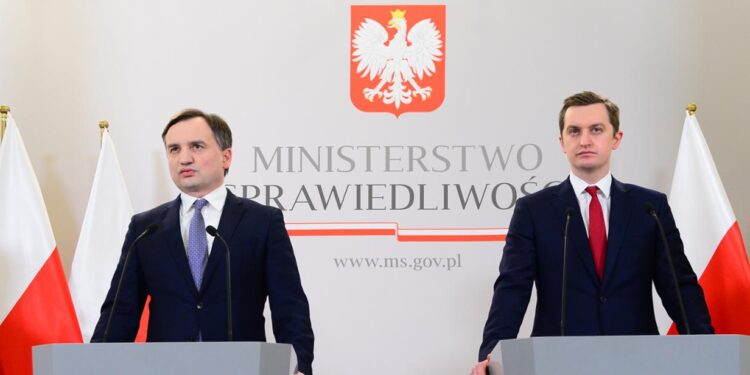 TSUE bezprawnym orzeczeniem zmienił traktaty unijne