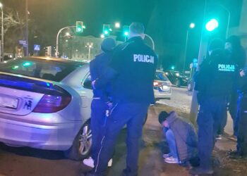 Szczecin: Obcokrajowcy włamali się do domu. Zostali złapani po pościgu ulicami Szczecina