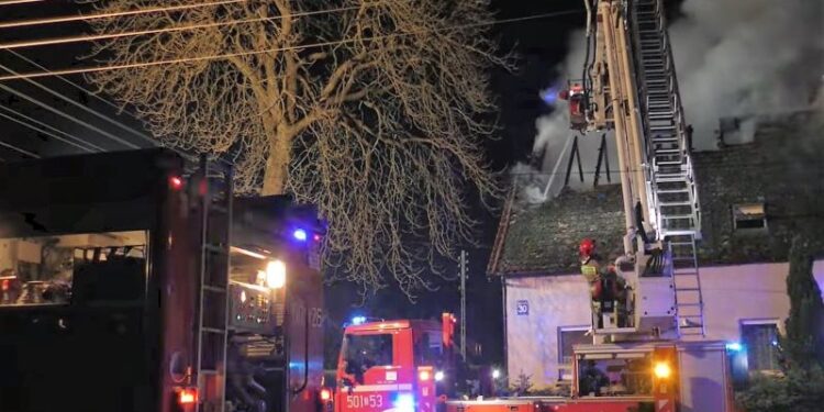 Ukraińscy uchodźcy pomagają polskiej rodzinie