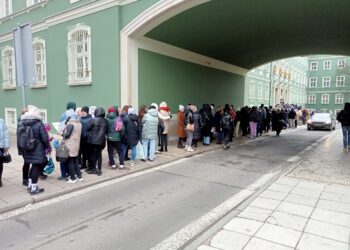 Uchodźcy tłumnie ruszyli po numer PESEL