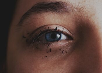 Bił rodziców i niszczył ich mieszkanie. 30-latek odpowie za znęcanie się