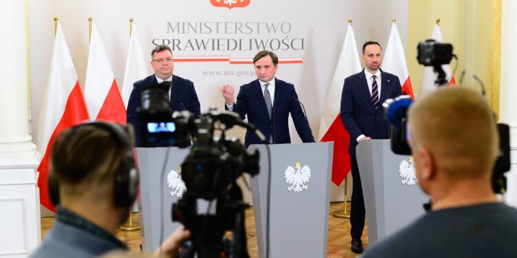 Ziobro: Polska energetyka powinna być oparta na polskich zasobach