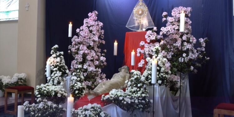 Wielka Sobota: Oczekiwanie na przyjście Chrystusa