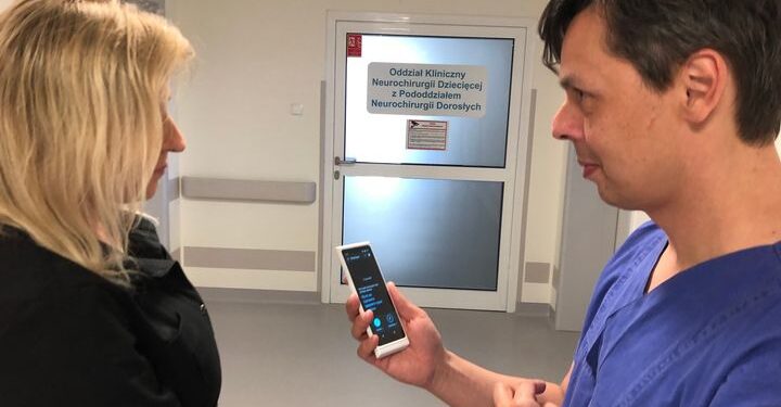 Szczecin: Koniec z barierą językową! Nowoczesne translatory trafiły do szpitala w Zdrojach