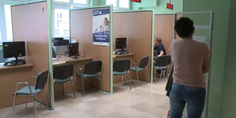 Otrzymają 1300 zł za nic. Kontrowersyjny eksperyment odbędzie się w Polsce?