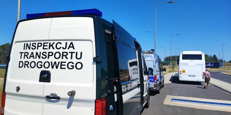 Wzmożone kontrole ITD. Trwa akcja „Bezpieczny Autokar”