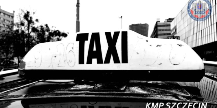 Policja zatrzymała 59-latkę kierującą taksówką. Okazało się, że jest poszukiwana