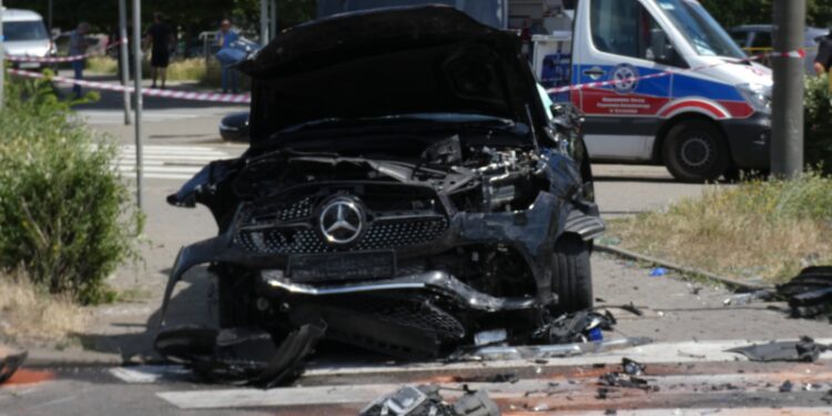 Prokuratura stawia zarzuty kierowcy Mercedesa