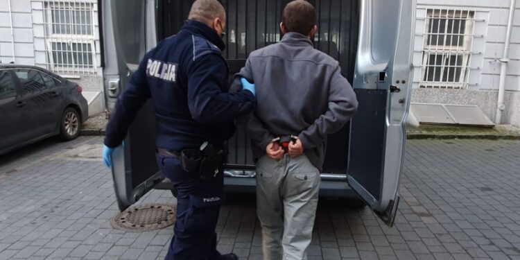 Stargardzcy policjanci zatrzymali 6 poszukiwanych mężczyzn