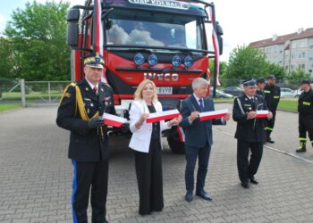 Przekazanie nowego wozu bojowego dla OSP Kołbacz