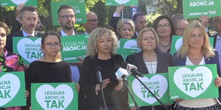 Aborcja bez granic? Pierwsze czytanie kontrowersyjnego projektu ustawy