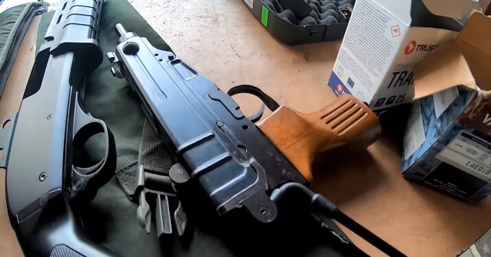 Napady, handel bronią i zabójstwo byłej partnerki