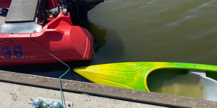 Matka z synem wypadli z kajaka. Kobieta była pod wpływem alkoholu