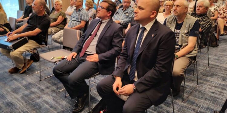 „Niedokończone Msze Wołyńskie”. Pełna sala na wartościowej konferencji w Szczecinie