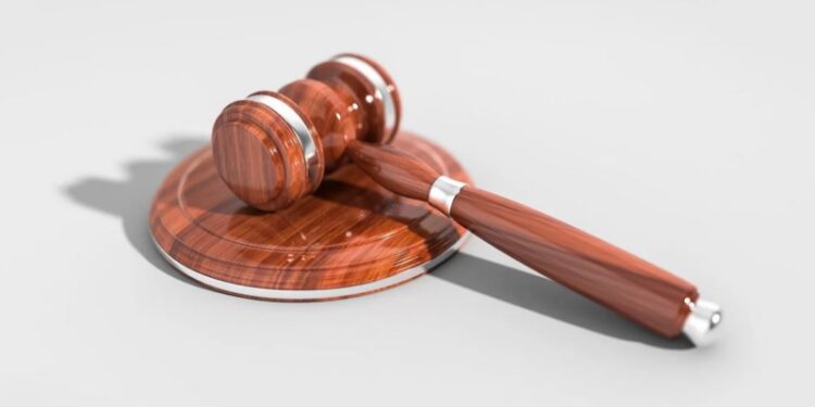 Porzucone samochody znajdą nowych właścicieli. W Kołobrzegu zorganizowano licytację