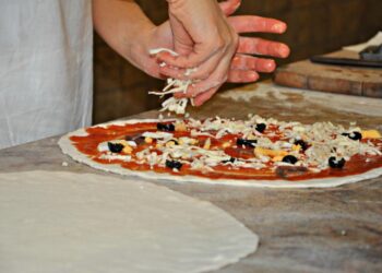 Zachodniopomorskie: Brud i przeterminowane produkty. Zły stan pizzerii w regionie
