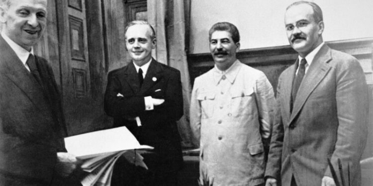 Układ, który zgubił Polskę. 83 lata temu podpisano pakt Ribbentrop-Mołotow