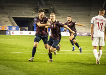 Kozłowski wypożyczony z Brighton. Wychowanek Pogoni ma już nowy klub