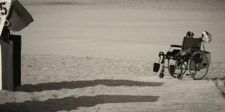 Wszczęto postępowanie w sprawie śmierci inwalidy, który 31 lipca spadł ze schodów w Międzywodziu