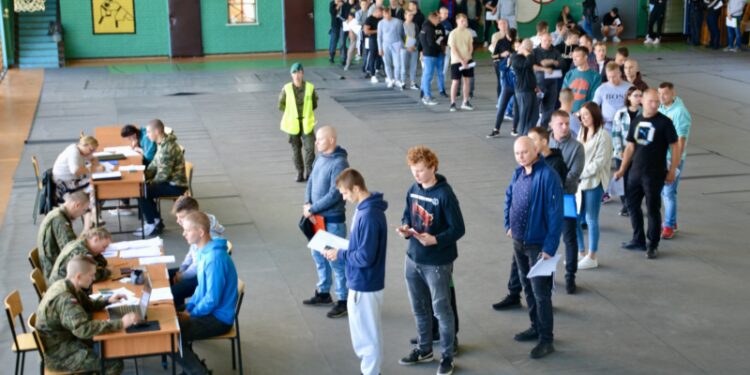 Prawie 200 ochotników w ramach dobrowolnej zasadniczej służby wojskowej zgłosiło się do szczecińskiej „Dwunastki”