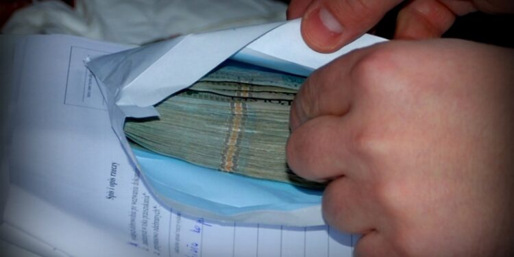 CBA zatrzymało wójta gminy Kołobrzeg, miał przyjąć 300 tys. zł łapówki. Samorządowiec trafił do aresztu na 3 miesiące