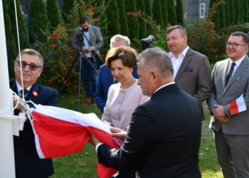 Drawno jest już „Pod biało – czerwoną”, w uroczystościach brał udział wicewojewoda Mateusz Wagemann