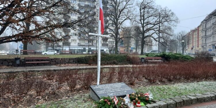 Szczecin: Upił się i zniszczył krzyż, by „naprawić przestrzeń publiczną”. Tomasz L. wkrótce usłyszy wyrok