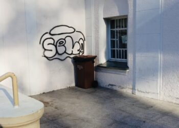 Malował graffiti, teraz jego rodzice zapłacą grube tysiące za renowacje elewacji