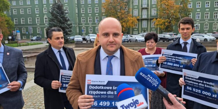 Konferencja Zjednoczonej Prawicy. Matecki: Pan Prezydent Krzystek powinien podać się do dymisji