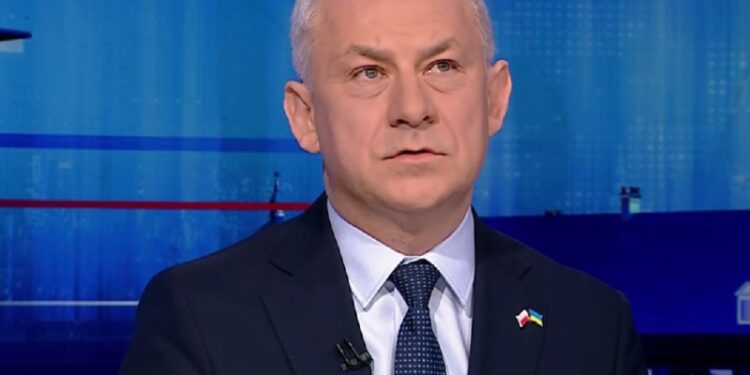 600 tysięcy euro w reklamówce z Biedronki dla Tuska. Napieralski odpowiada na swój wątek w sprawie