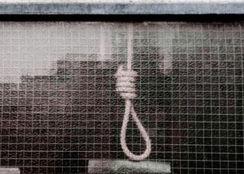 Police: mundurowi w ostatniej chwili uratowali niedoszłego samobójcę