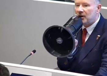 „Mam sprzęt i nie zawaham się go użyć”. Gorąco na sesji Rady Miasta