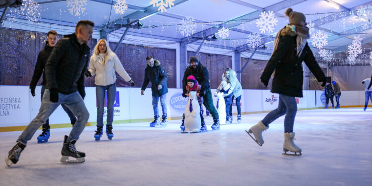 Większe i z nowym systemem obsługi klientów. Wkrótce rusza lodowisko przy Netto Arenie!