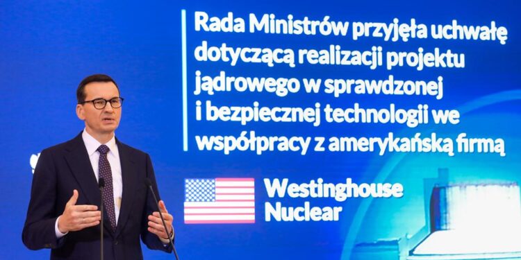 W Polsce powstaną trzy elektrownie atomowe. Rząd podjął decyzję ws. pierwszej z nich