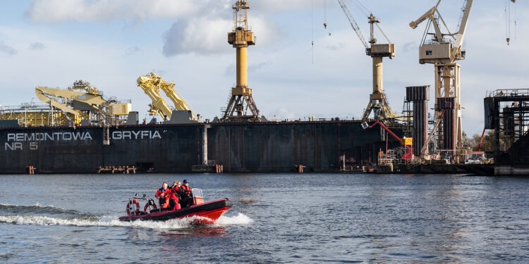 22-latek pod wpływem alkoholu wpadł do Odry na bulwarach. Ledwo przeżył