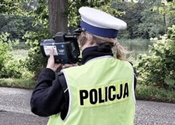 Kwasowo: kierowca Audi pędził 133 km/h w terenie zabudowanym