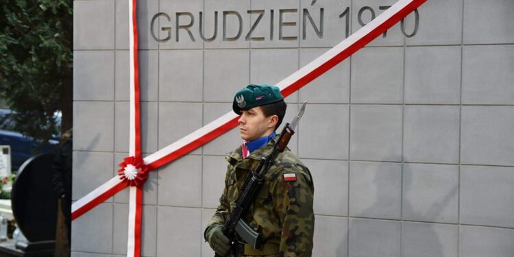 Szczecin: Grudzień 1970 roku. Nowe upamiętnienie na Cmentarzu Centralnym i odznaczenia dla działaczy antykomunistycznych