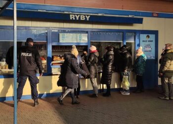 Szczecin: Policjanci sprawdzili, jak traktowane są karpie