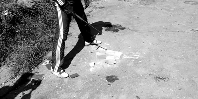 Szczecin: Dopuścił się rozboju z użyciem pałki teleskopowej, by zdobyć powerbank o wartości… 50 zł