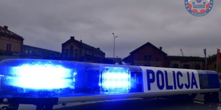 Szczecin: Nieletni „uliczni artyści” przyłapani na gorącym uczynku. Bazgrali po zaparkowanym pojeździe