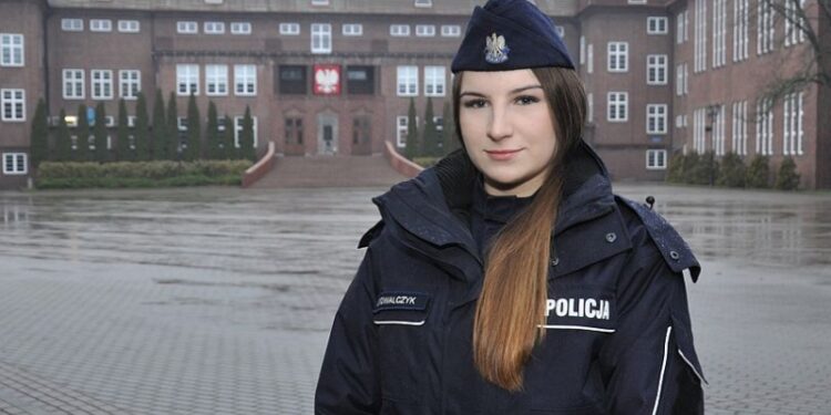 Przyszła policjantka uratowała ludzi z pożaru