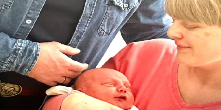 Policja na sygnałach eskortowała przyszłą mamę prosto na porodówkę w Zdrojach