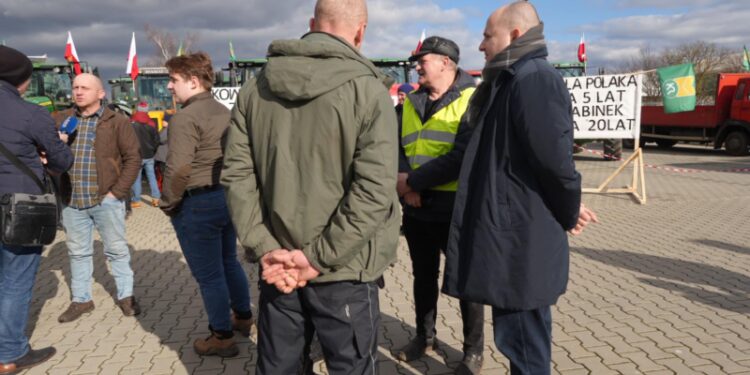Polska ziemia dla polskich rolników! Pod takim hasłem protestowali dziś w Szczecinie zachodniopomorscy rolnicy