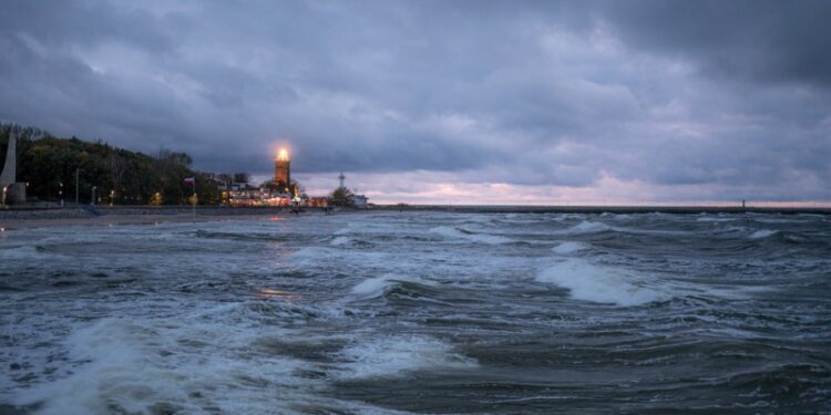 Sztorm na Bałtyku i wiatr wiejący z prędkością 125km/h – tak wyglądać będzie pogoda w weekend