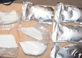 Jechał pod wpływem kokainy, w jego mieszkaniu znaleziono ponad 9 kg narkotyków